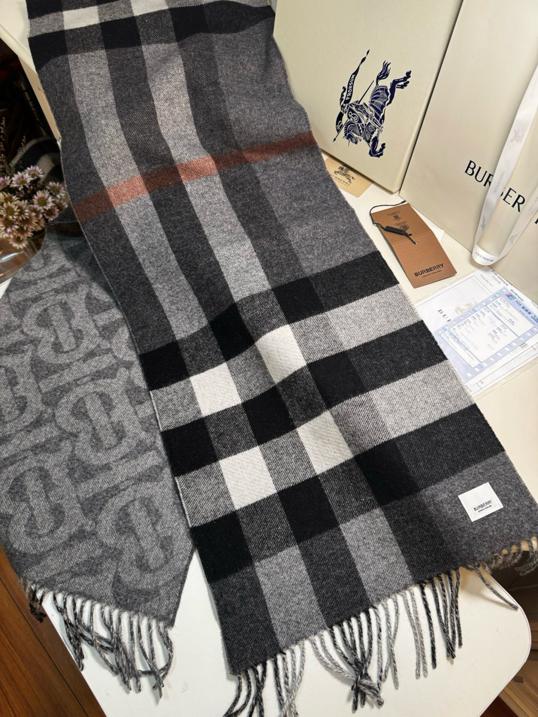 🆕❗️高版合股纱 · 法国的外贸订单 ❗️Bur经典款TB典藏款系列❗️提花精纺羊绒围巾，产自苏格兰工坊