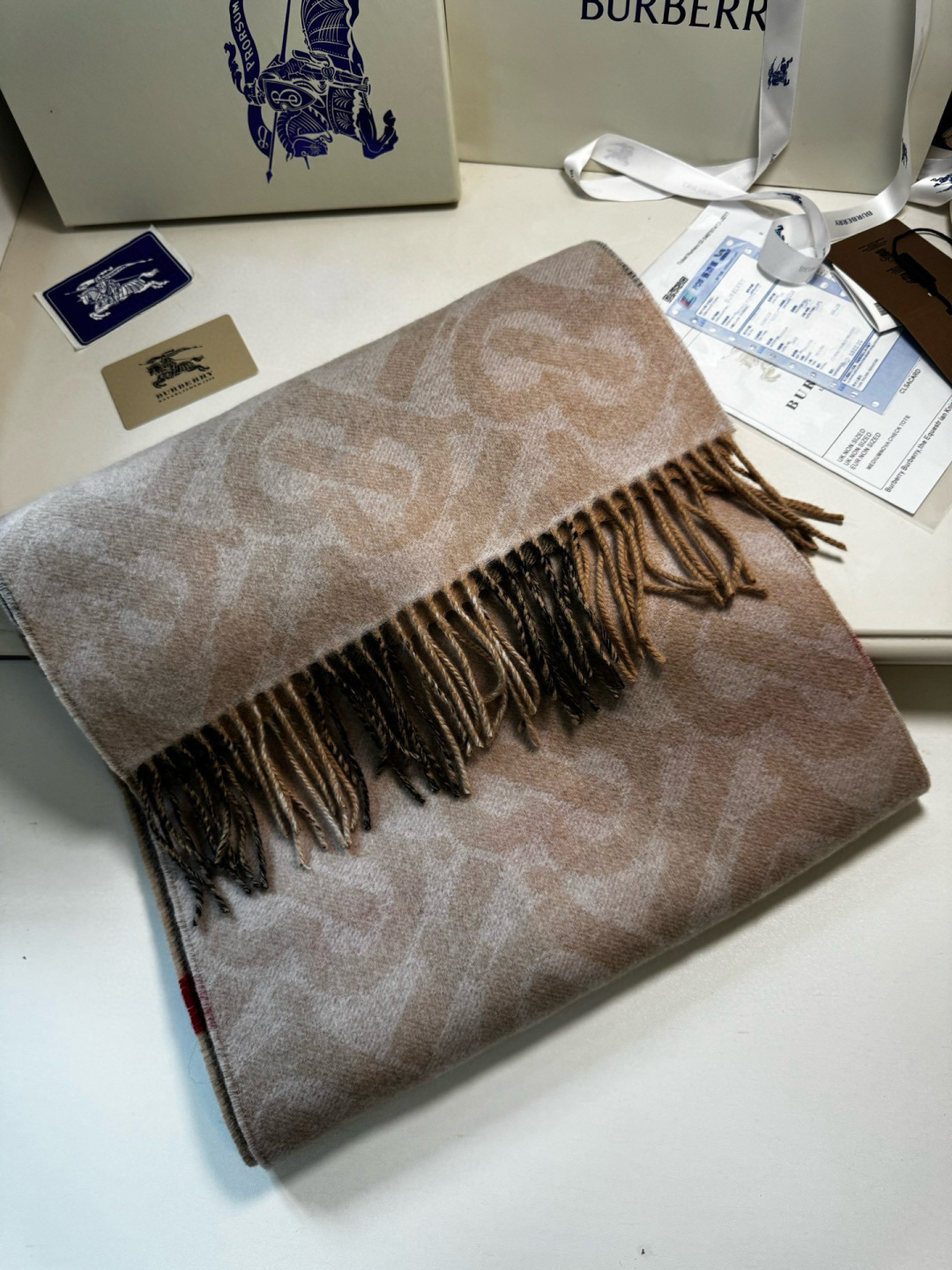 🆕❗️高版合股纱 · 法国的外贸订单 ❗️Bur经典款TB典藏款系列❗️提花精纺羊绒围巾，产自苏格兰工坊