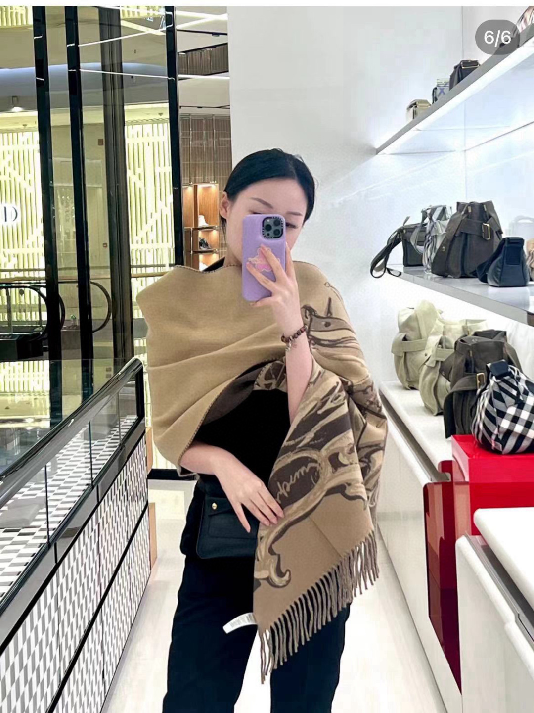 🆕Burberry 去年的战马围巾 断货有多厉害不用多说了吧…..今年这个双面英国塔桥提花羊绒围巾，绝对