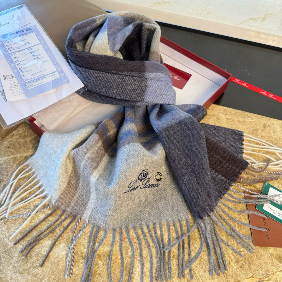 🆕Loro Piana · 诺悠翩雅秋冬新品❗️【极品山羊绒水波纹格纹围巾】送人自留都太高大上了😍重磅上