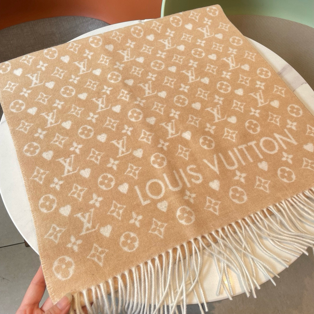 🆕大驴家经典小Logo满桃心款限定系列羊绒围巾◎满满的小桃心超级无敌小可爱，❤️既俏皮又温柔，经典黑灰和