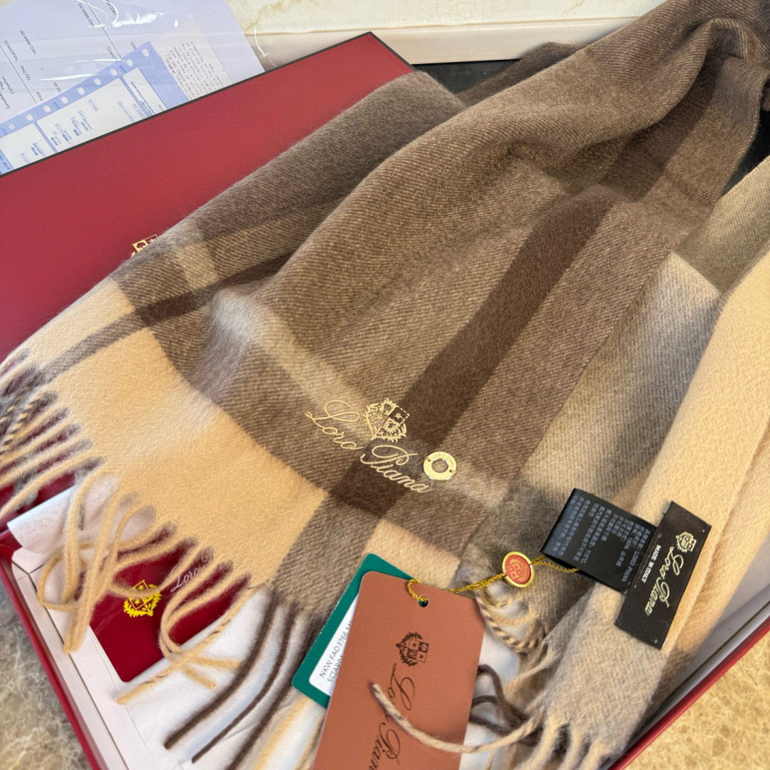 🆕Loro Piana · 诺悠翩雅秋冬新品❗️【极品山羊绒水波纹格纹围巾】送人自留都太高大上了😍重磅上