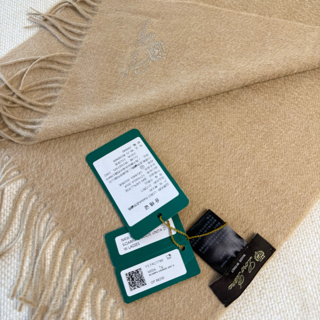 🆕Loro Piana · 诺悠翩雅秋冬新品❗️超级夯货 重磅来袭❗️【极品山羊绒小围巾】送人自留都太高