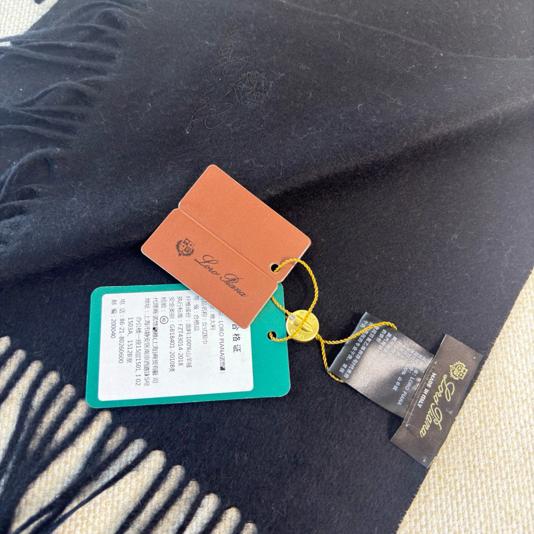 🆕Loro Piana · 诺悠翩雅秋冬新品❗️超级夯货 重磅来袭❗️【极品山羊绒小围巾】送人自留都太高