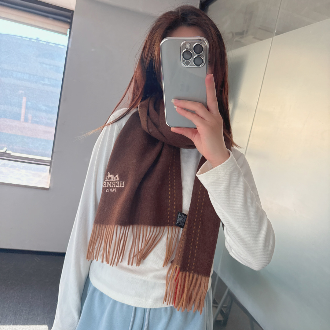 🆕 【▪Hermes · 爱马仕，大H难得一见的温柔配色，低调又不失优雅❗️】重点推荐❗️双面配色，新增