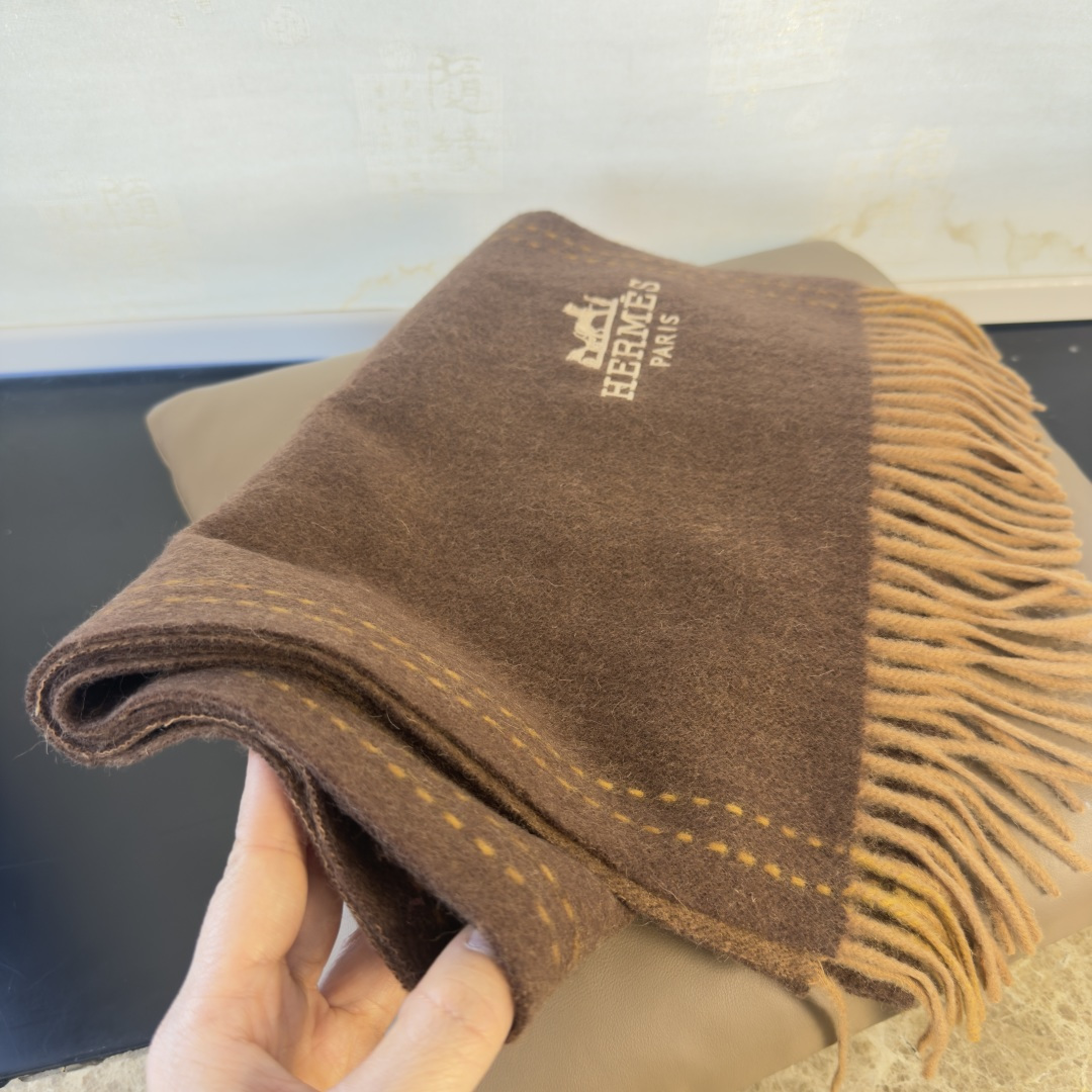 🆕 【▪Hermes · 爱马仕，大H难得一见的温柔配色，低调又不失优雅❗️】重点推荐❗️双面配色，新增