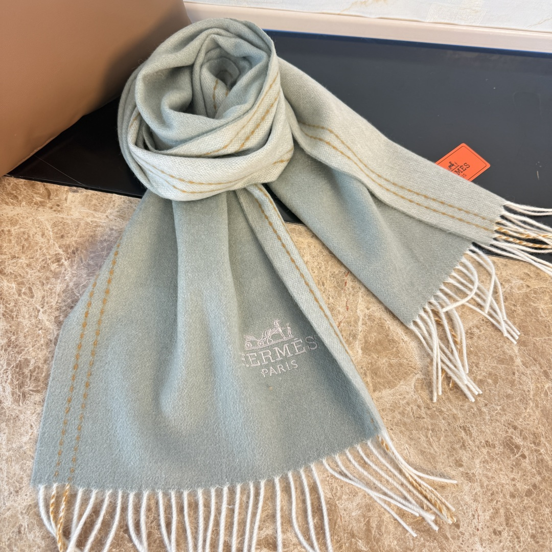 🆕 【▪Hermes · 爱马仕，大H难得一见的温柔配色，低调又不失优雅❗️】重点推荐❗️双面配色，新增