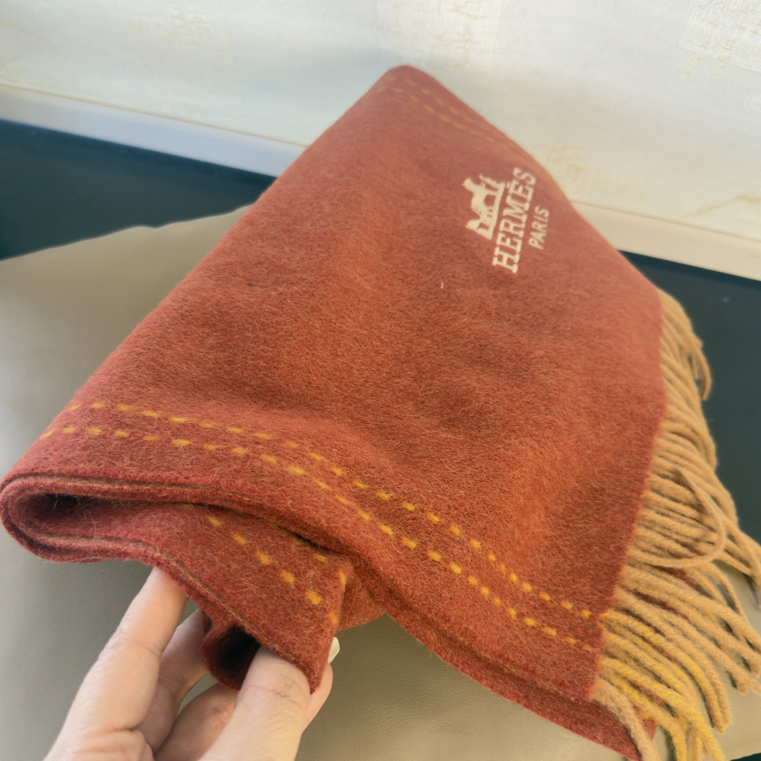 🆕 【▪Hermes · 爱马仕，大H难得一见的温柔配色，低调又不失优雅❗️】重点推荐❗️双面配色，新增