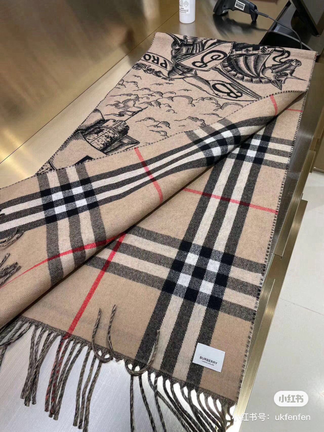 🆕高版本带芯片 · 爆款Bur战马骑士双面披肩，各种好看，被誉为Burberry今年最美的款，最经典的提