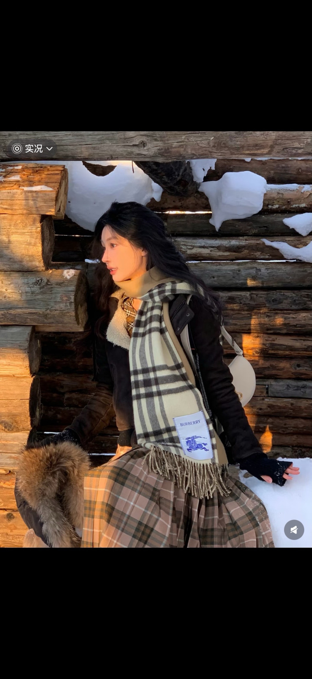 🆕易梦玲同款Bur新款双面两用格纹羊绒围巾，绝对是冬日里封神的一款，男女同款，配情侣款也是绝绝子啦，完全
