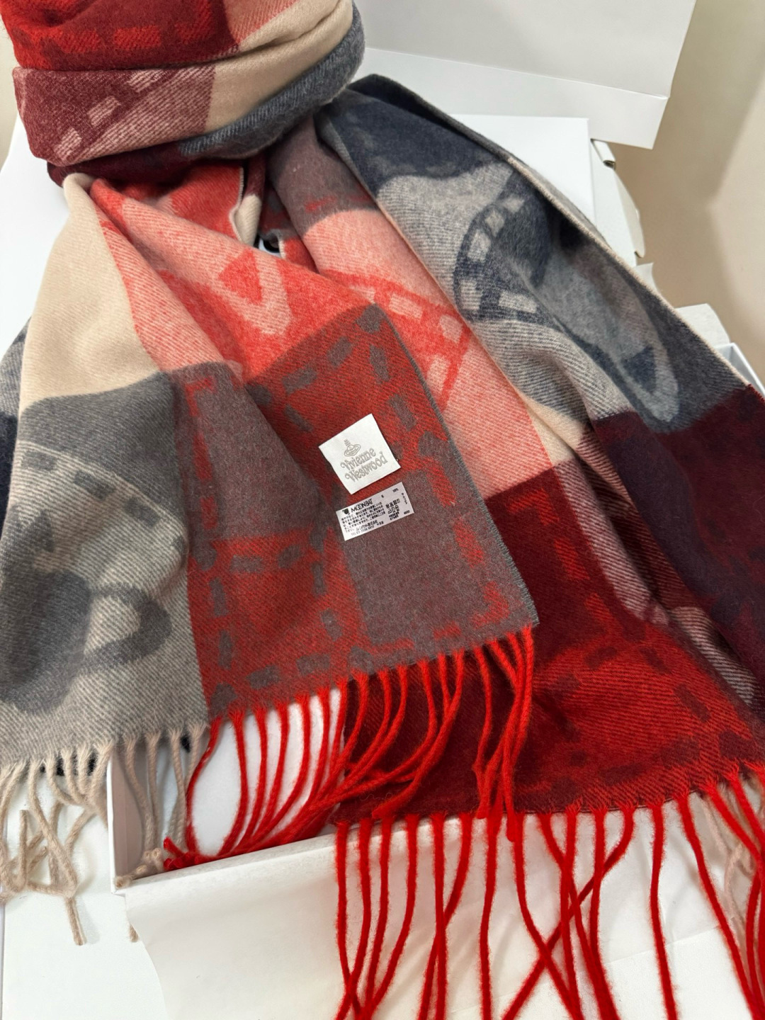 🆕𝐢𝐯𝐢𝐞𝐧𝐧𝐞 𝐖𝐞𝐬𝐭𝐰𝐨𝐨𝐝🪐✨大土星新款围巾 vivienne westwood西太后土星 英国