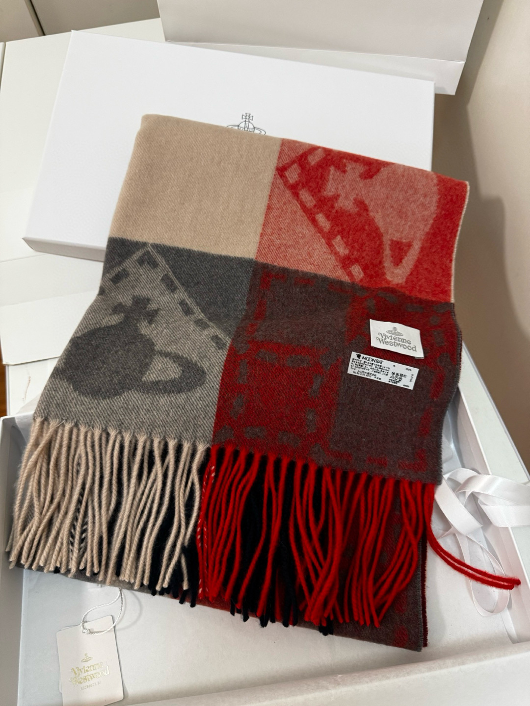 🆕𝐢𝐯𝐢𝐞𝐧𝐧𝐞 𝐖𝐞𝐬𝐭𝐰𝐨𝐨𝐝🪐✨大土星新款围巾 vivienne westwood西太后土星 英国