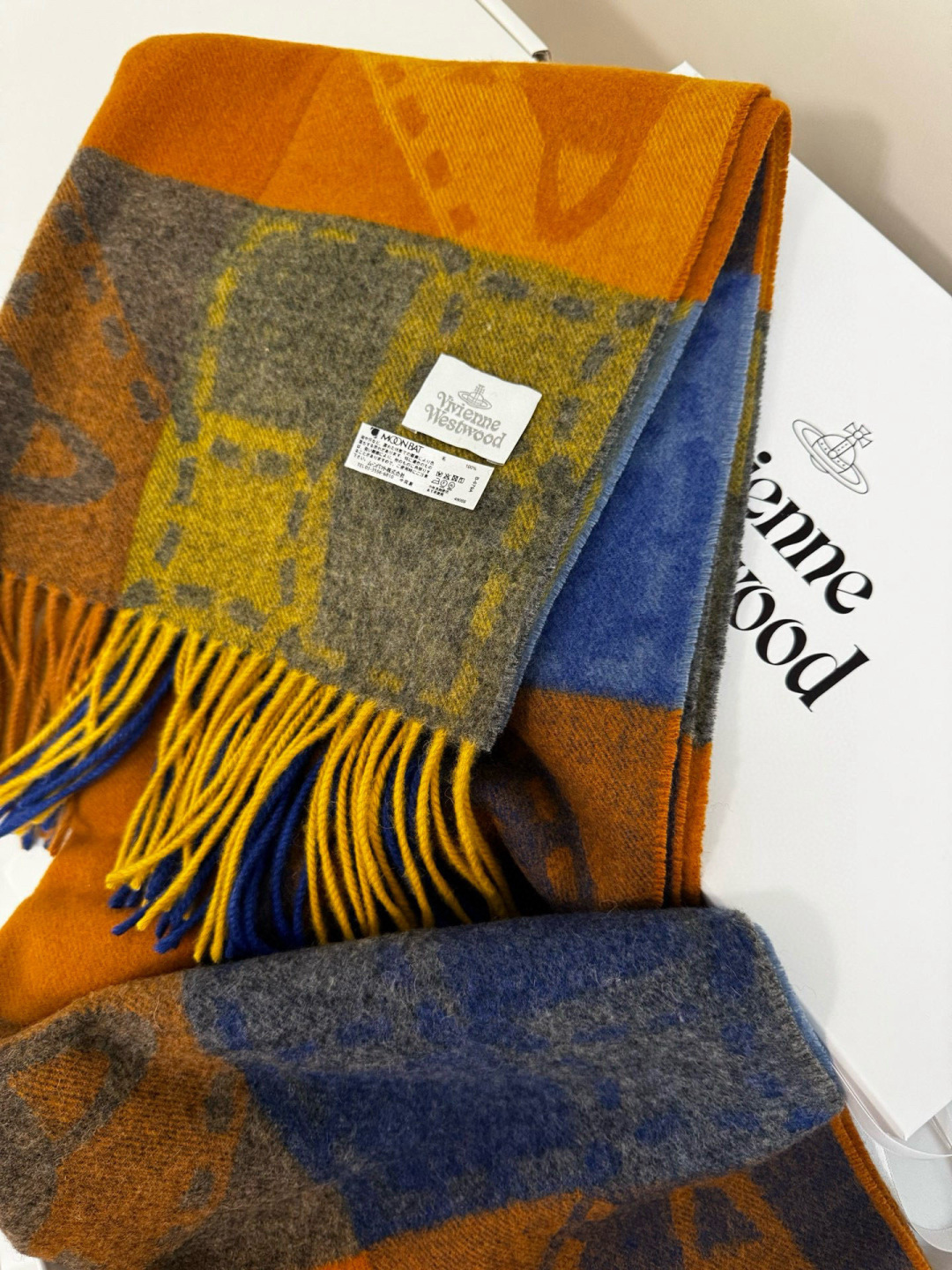 🆕𝐢𝐯𝐢𝐞𝐧𝐧𝐞 𝐖𝐞𝐬𝐭𝐰𝐨𝐨𝐝🪐✨大土星新款围巾 vivienne westwood西太后土星 英国