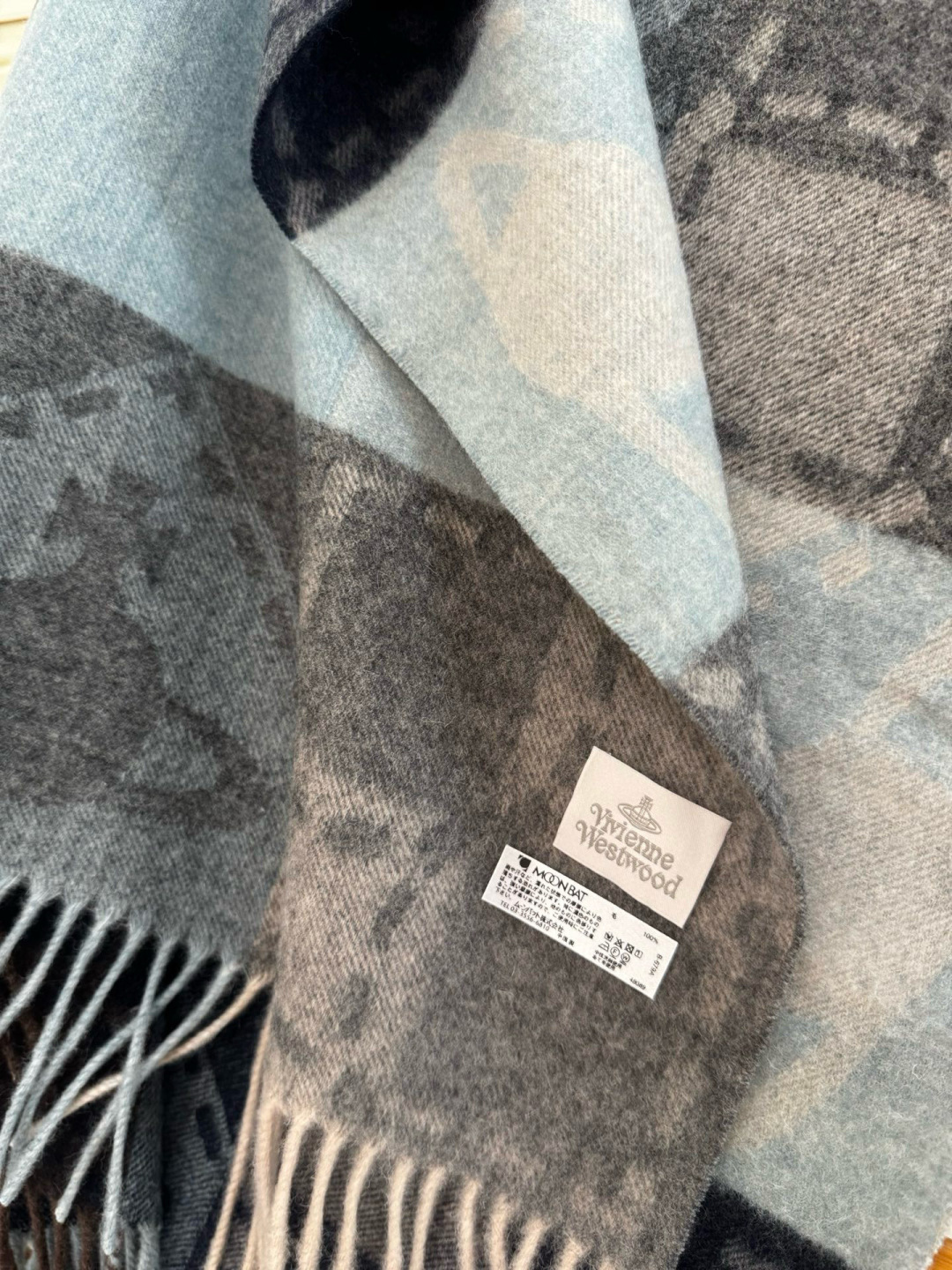 🆕𝐢𝐯𝐢𝐞𝐧𝐧𝐞 𝐖𝐞𝐬𝐭𝐰𝐨𝐨𝐝🪐✨大土星新款围巾 vivienne westwood西太后土星 英国