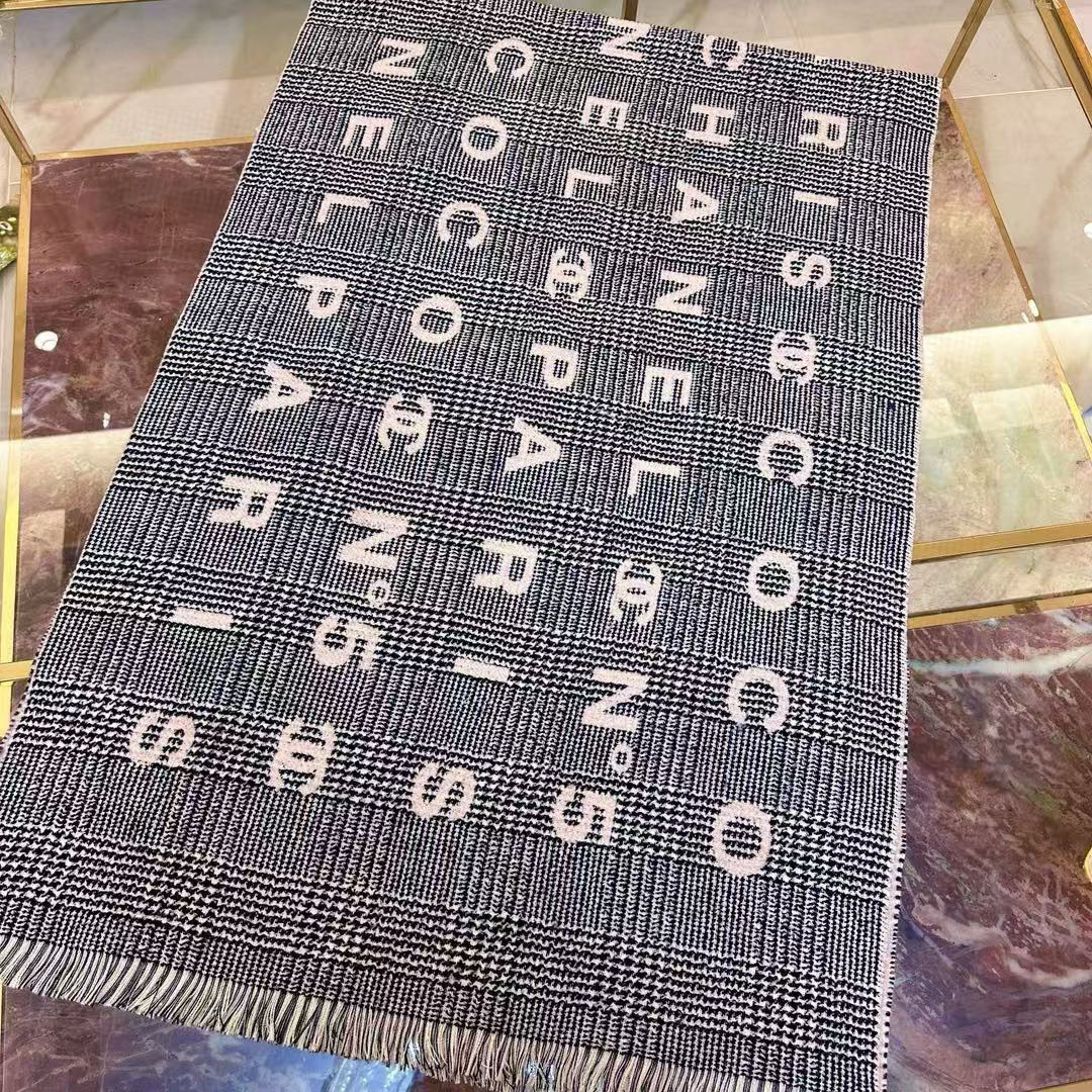 🆕24cocoChanel系列，张予曦同款围巾，被誉为24年香奶奶最好看的一款，最值得入手的一条，一面千