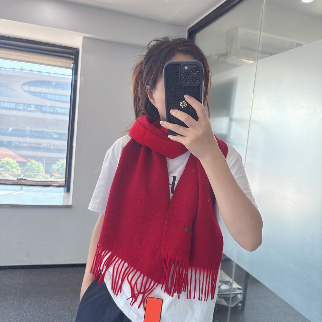 🆕 【▪Hermes · 爱马仕羊绒双面围巾，大H难得一见的温柔配色，低调又不失优雅❗️】重点推荐❗️双