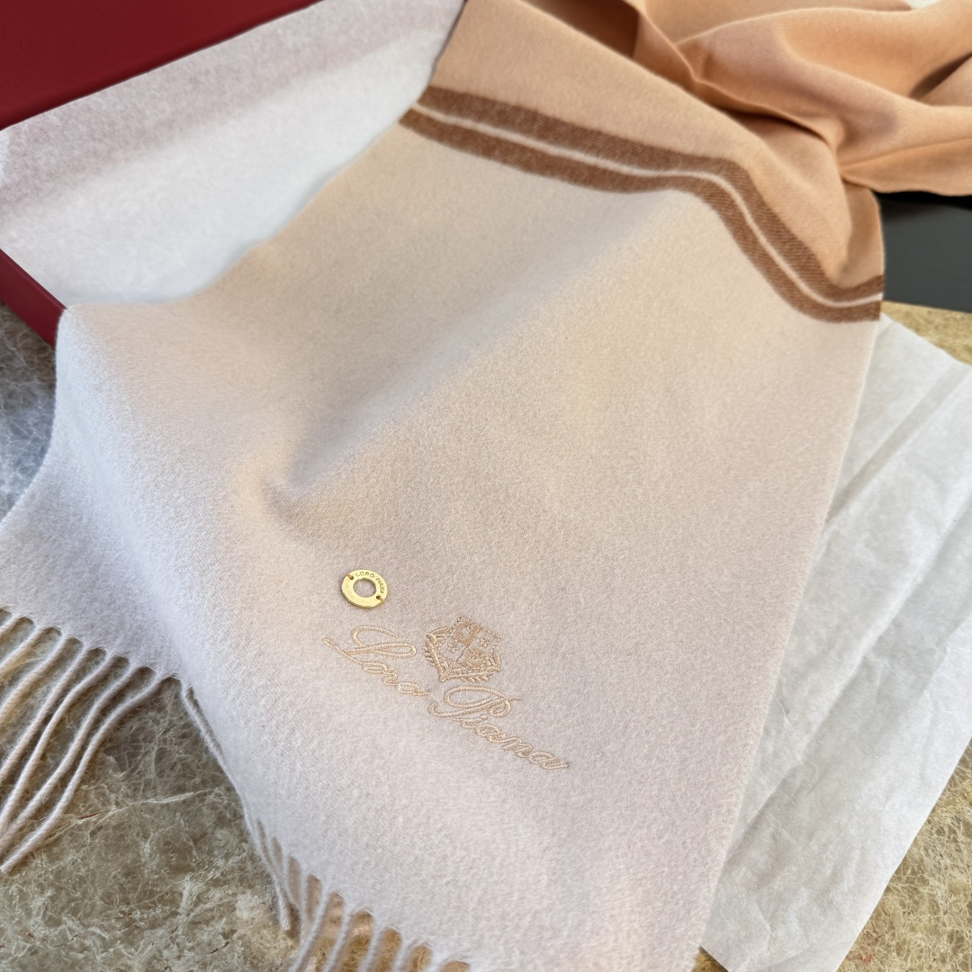 🆕Loro Piana · 诺悠翩雅❗️【贸易公司尾单，极品拼色小围巾】送人自留都太高大上了😍重磅上新，