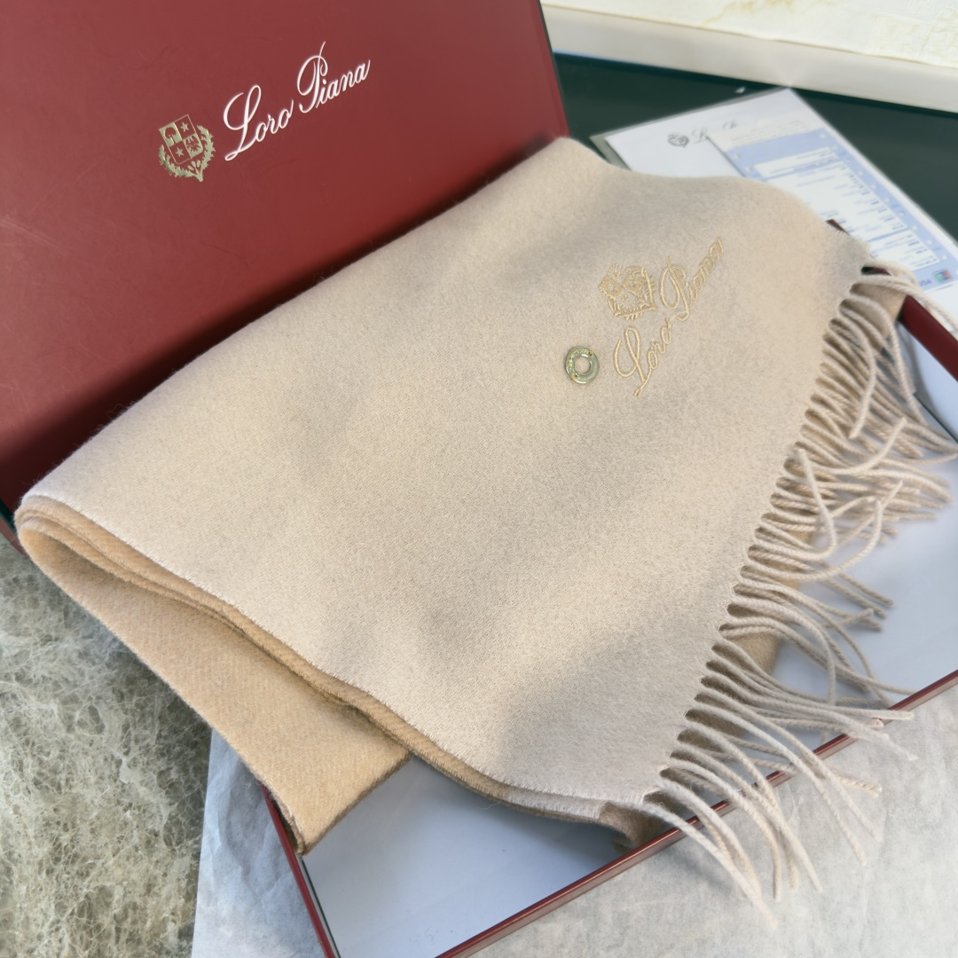 🆕Loro Piana · 诺悠翩雅❗️【贸易公司尾单，极品拼色小围巾】送人自留都太高大上了😍重磅上新，