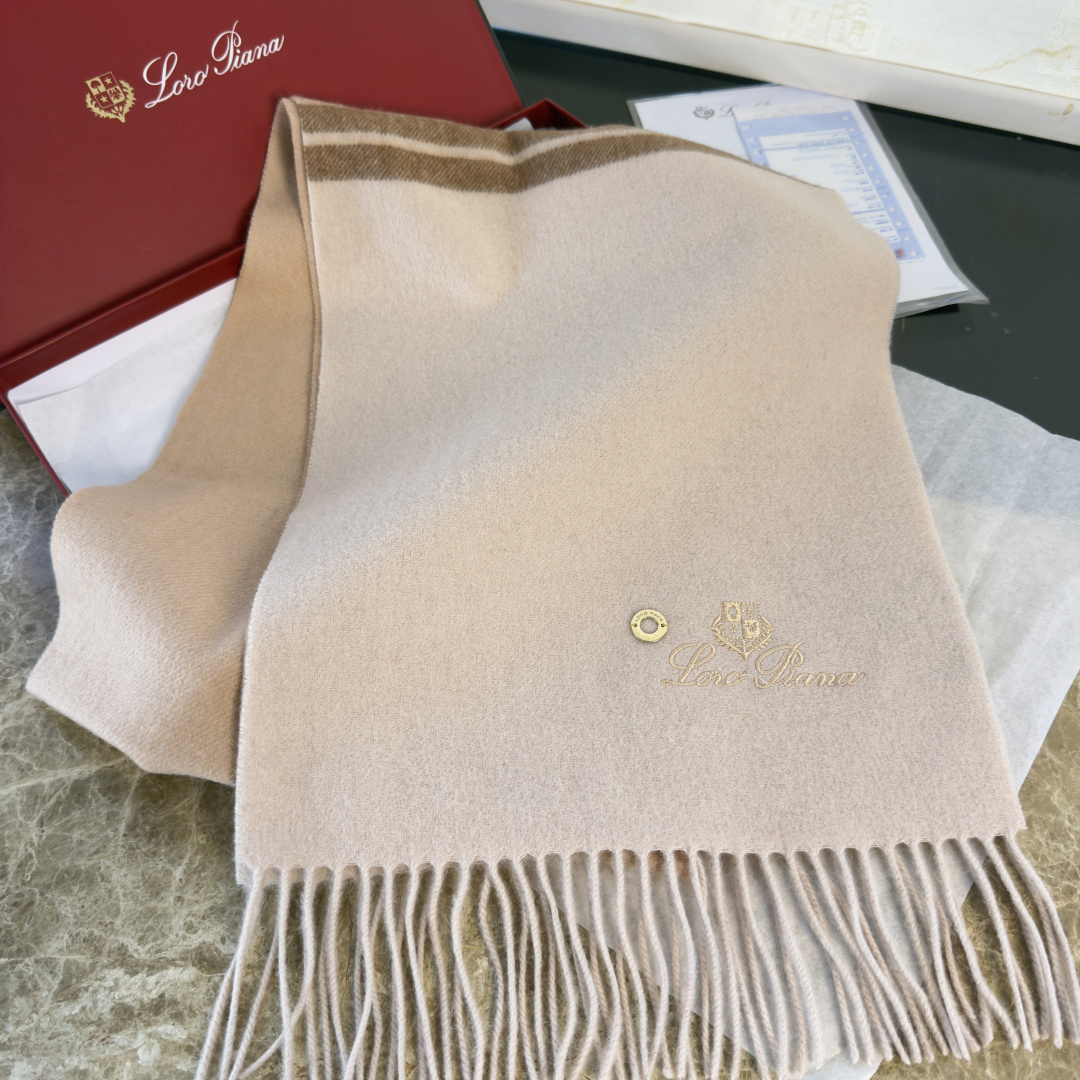 🆕Loro Piana · 诺悠翩雅❗️【贸易公司尾单，极品拼色小围巾】送人自留都太高大上了😍重磅上新，