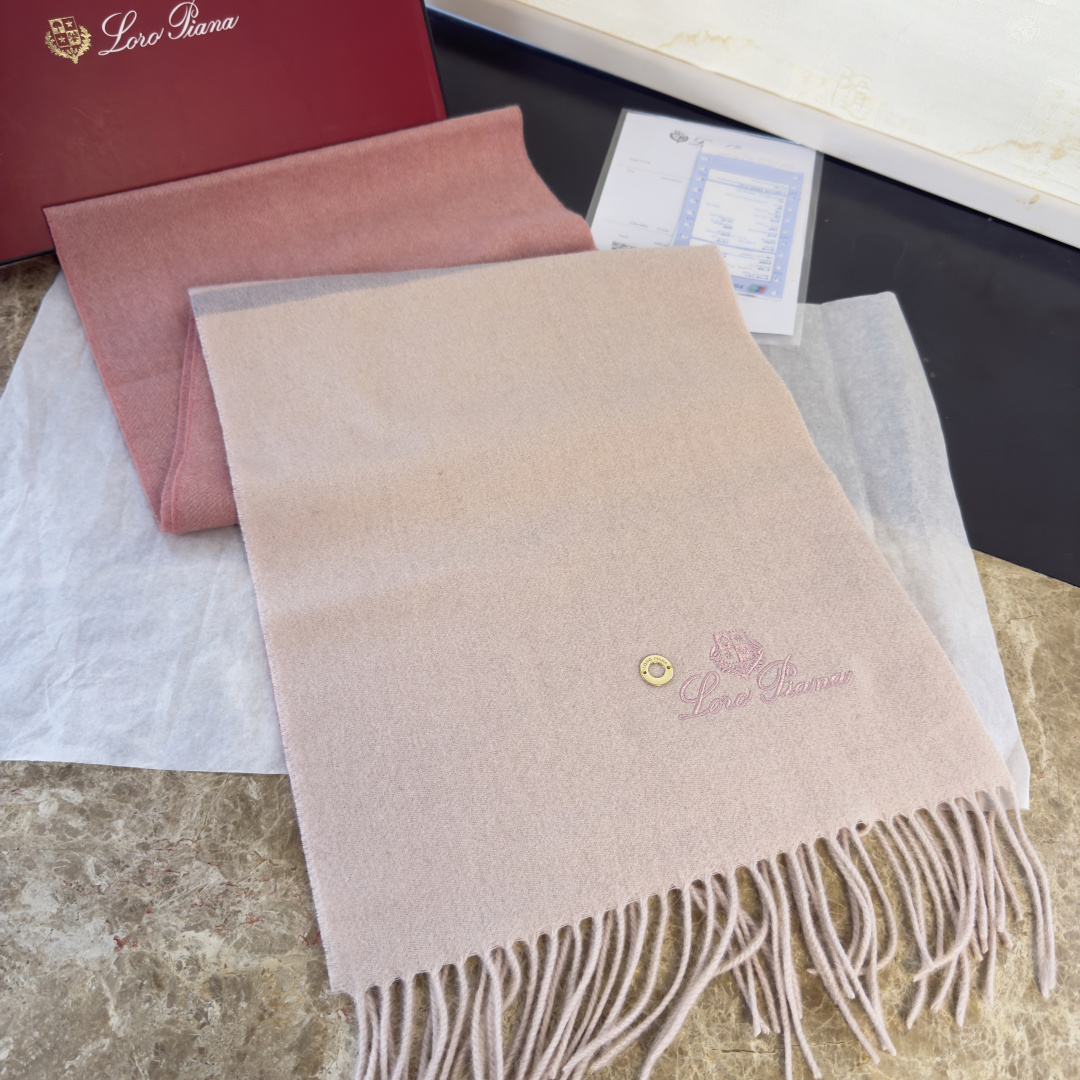 🆕Loro Piana · 诺悠翩雅❗️【贸易公司尾单，极品拼色小围巾】送人自留都太高大上了😍重磅上新，