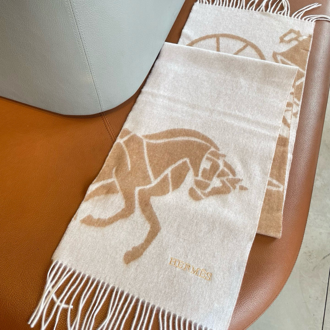 🆕 【▪Hermes · 爱马仕羊绒提花围巾，精致的温柔配色，超级迷恋❗️气质低调恬静又不失优雅❗️】重