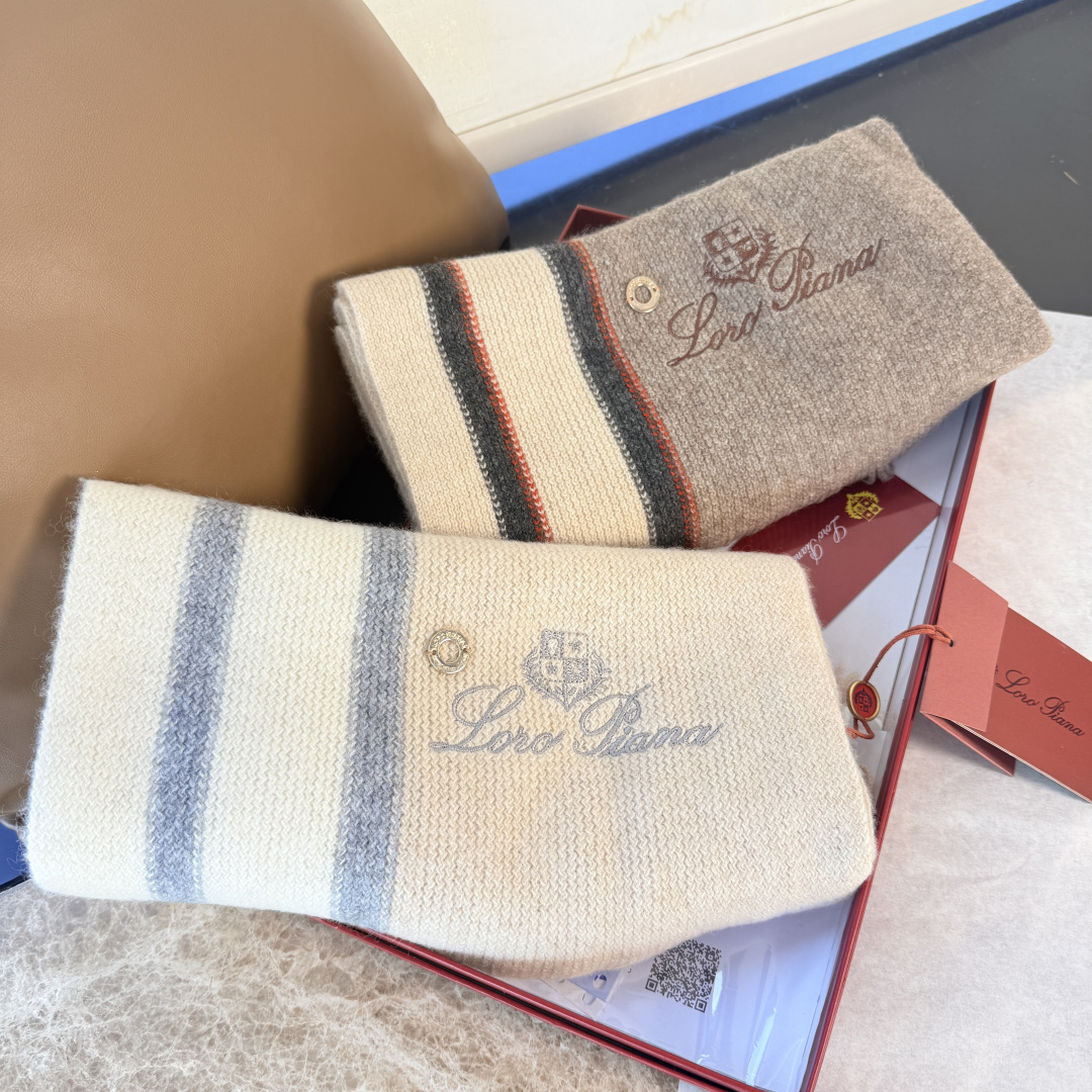 🆕Loro Piana · 诺悠翩雅秋冬新品羊绒针织围巾！出口尾单，客供顶级纱线！这款织法比较难，又很费