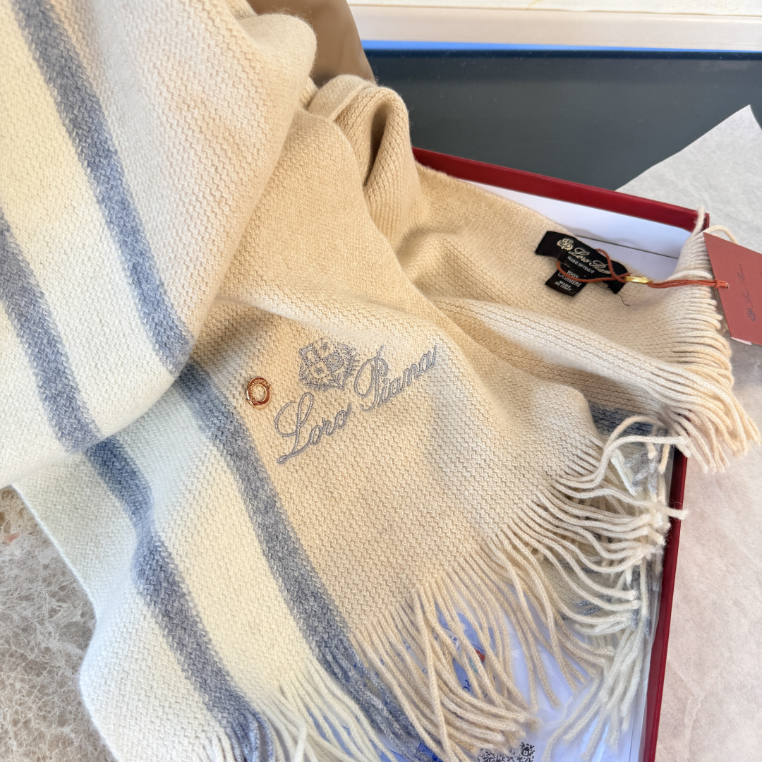 🆕Loro Piana · 诺悠翩雅秋冬新品羊绒针织围巾！出口尾单，客供顶级纱线！这款织法比较难，又很费