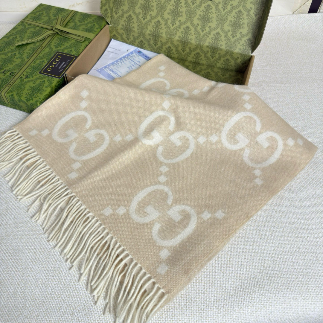 🆕Gucci大G双面羊绒围巾 Size：45*200cm 100%羊绒G家难得纯羊绒出品！超洋气大G提花