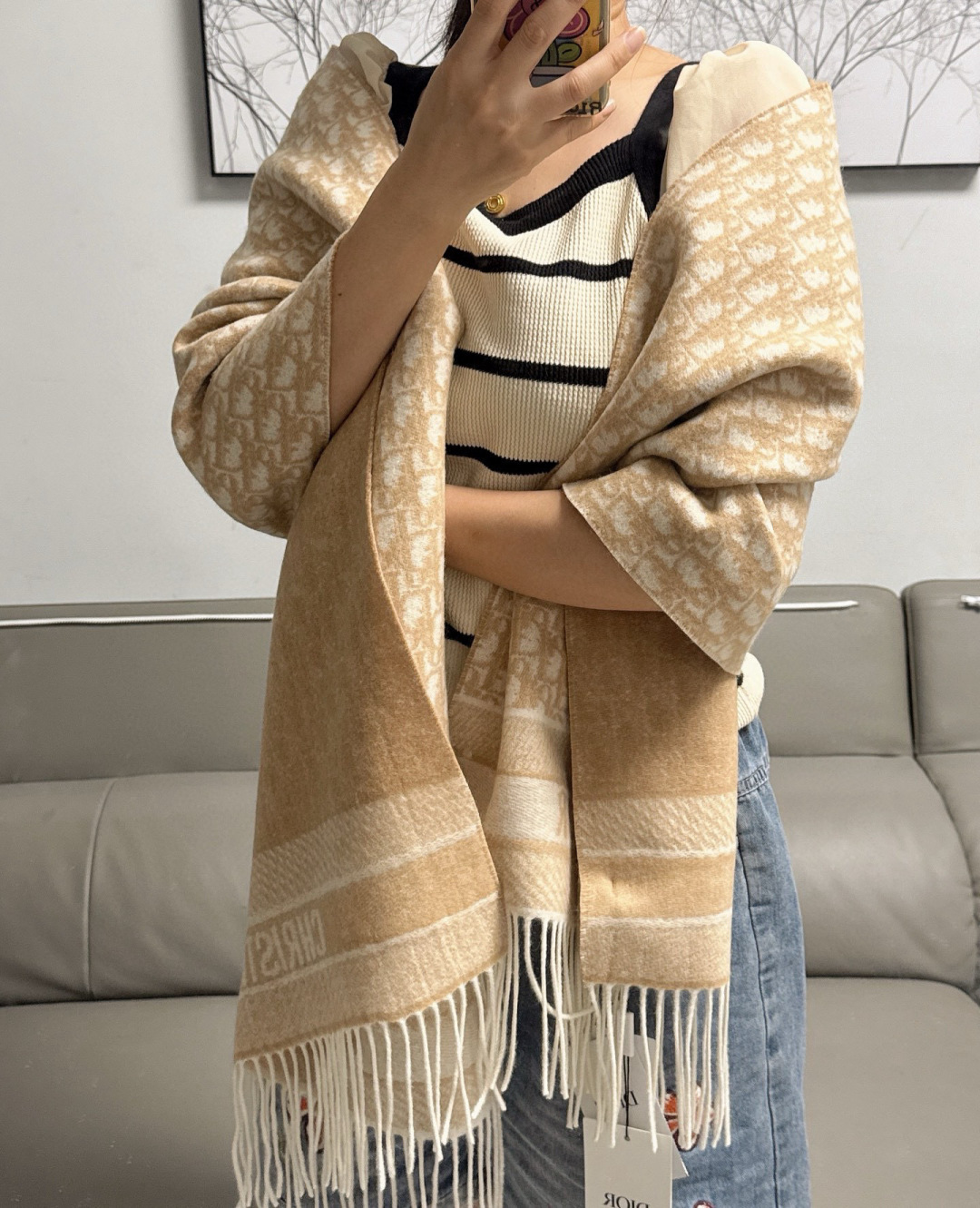 🆕【高版 · Dior双面流苏倾斜字母】这款 Oblique 印花围巾重新诠释 Dior 经典标识，彰显