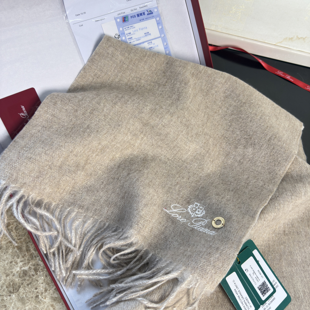 🆕Loro Piana · 诺悠翩雅【贸易公司尾单，极品双面山羊绒围巾披肩】送人自留都太高大上了😍重磅上