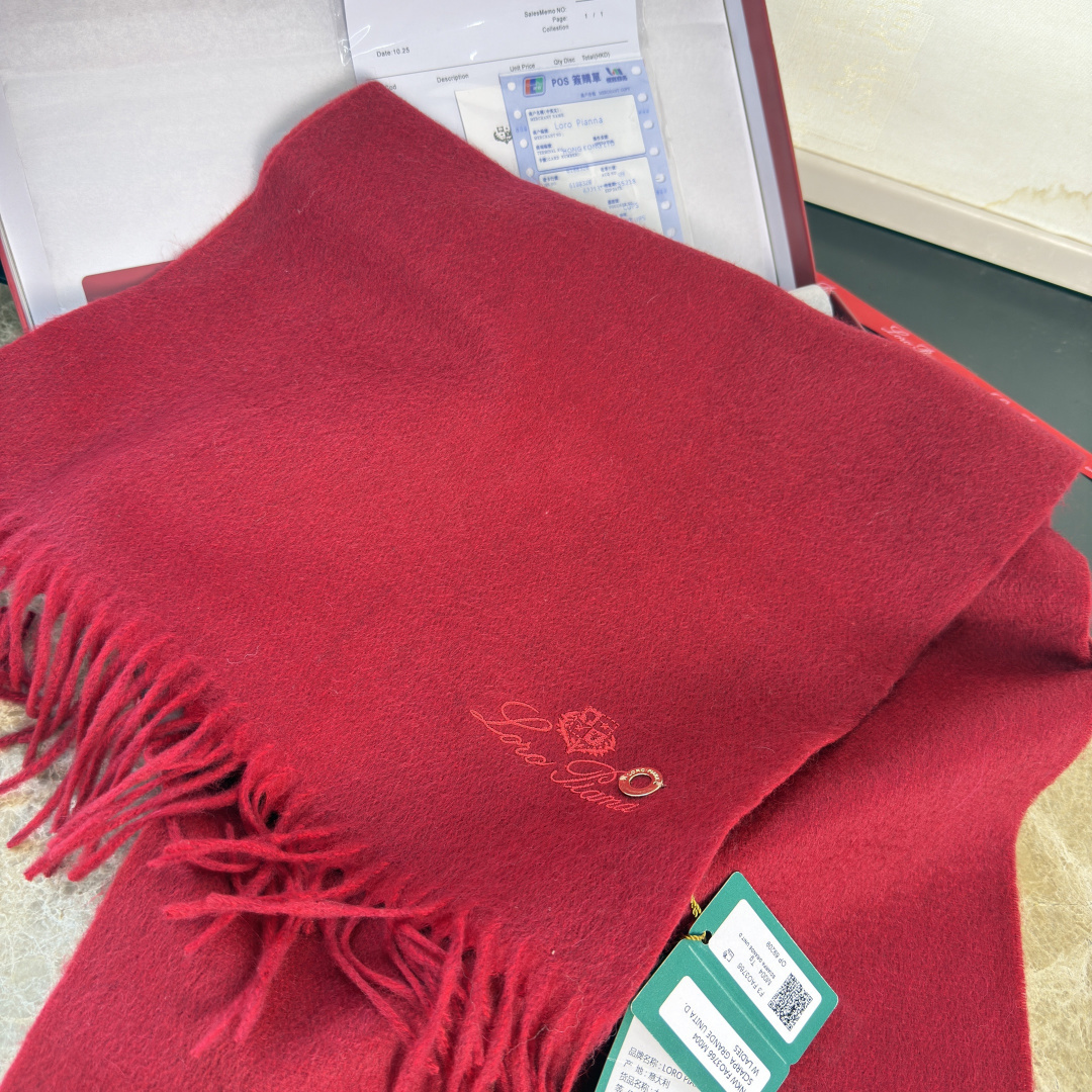 🆕Loro Piana · 诺悠翩雅【贸易公司尾单，极品双面山羊绒围巾披肩】送人自留都太高大上了😍重磅上
