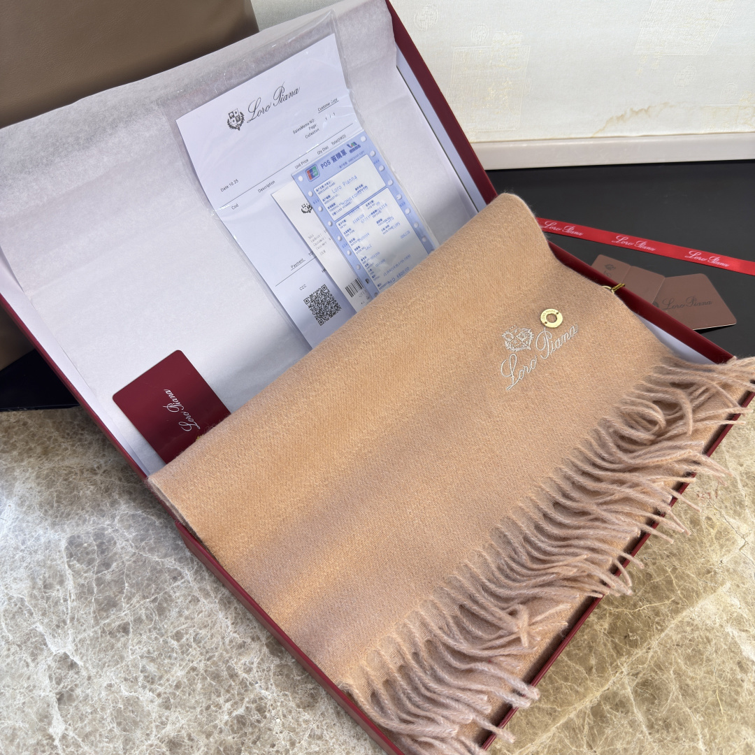 🆕Loro Piana · 诺悠翩雅【贸易公司尾单，极品双面山羊绒围巾披肩】送人自留都太高大上了😍重磅上