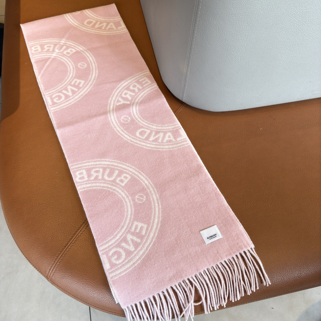 🆕𝐁𝐔𝐑𝐁𝐄𝐑𝐑𝐘 •【新徽章】Size：168x30cm 100%山羊绒 AB双面配色，强调永不过时的