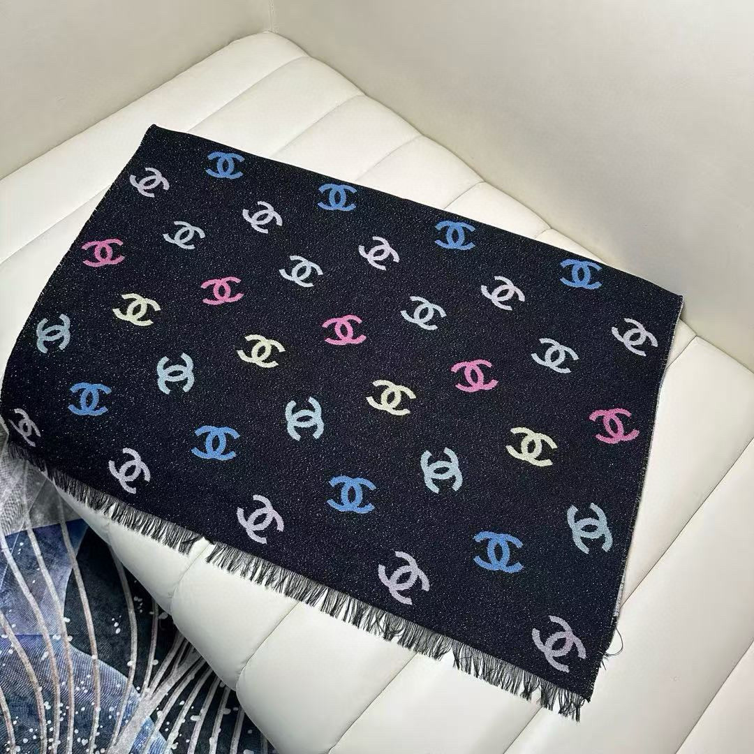 🆕市面最正的货，火爆了全网的彩虹香奶奶，Chanel24C香奈儿彩虹围巾，芭比的配色，上身非常好看，香奈