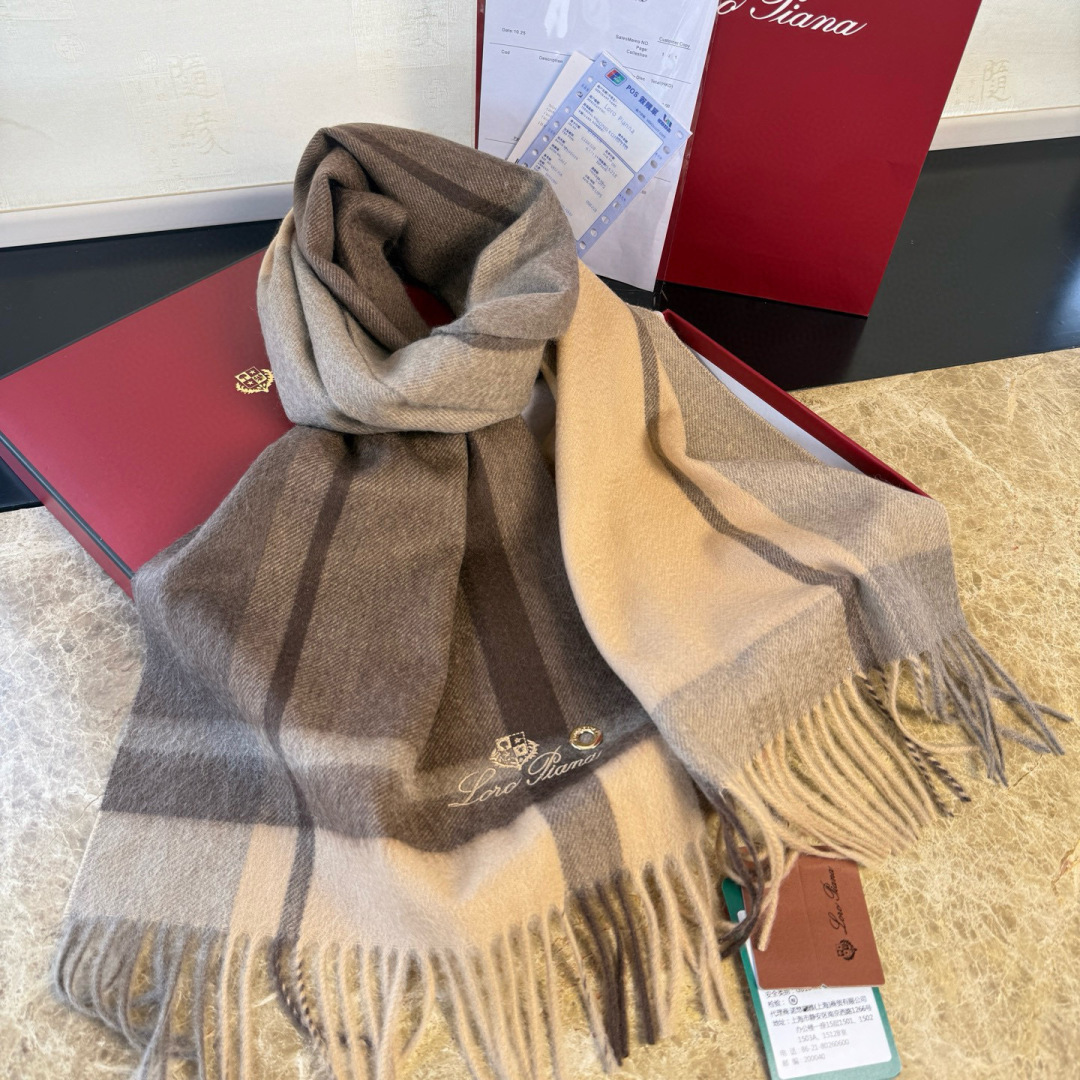 🆕Loro Piana · 诺悠翩雅秋冬新品❗️【极品山羊绒水波纹格纹围巾】送人自留都太高大上了😍重磅上