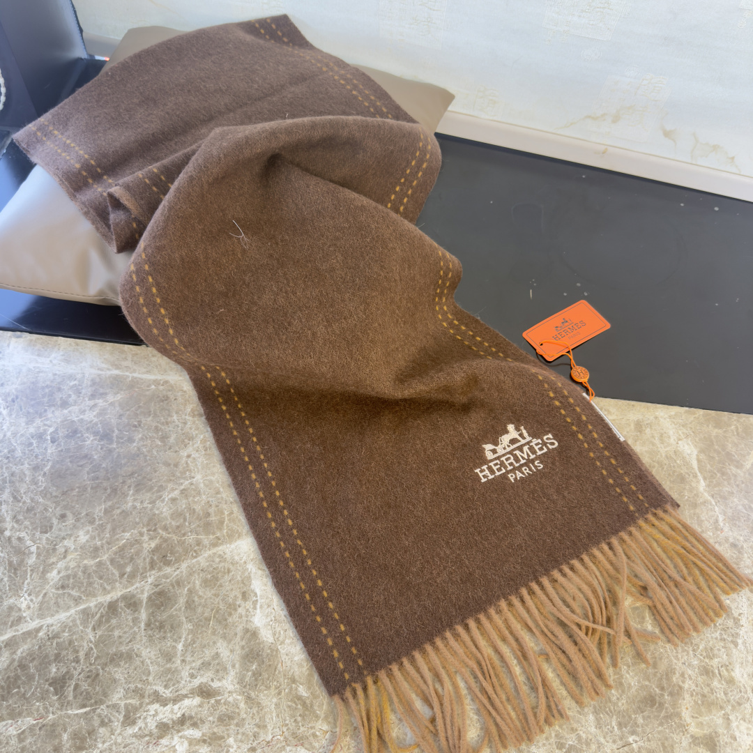 🆕 【▪Hermes · 爱马仕，大H难得一见的温柔配色，低调又不失优雅❗️】重点推荐❗️双面配色，新增