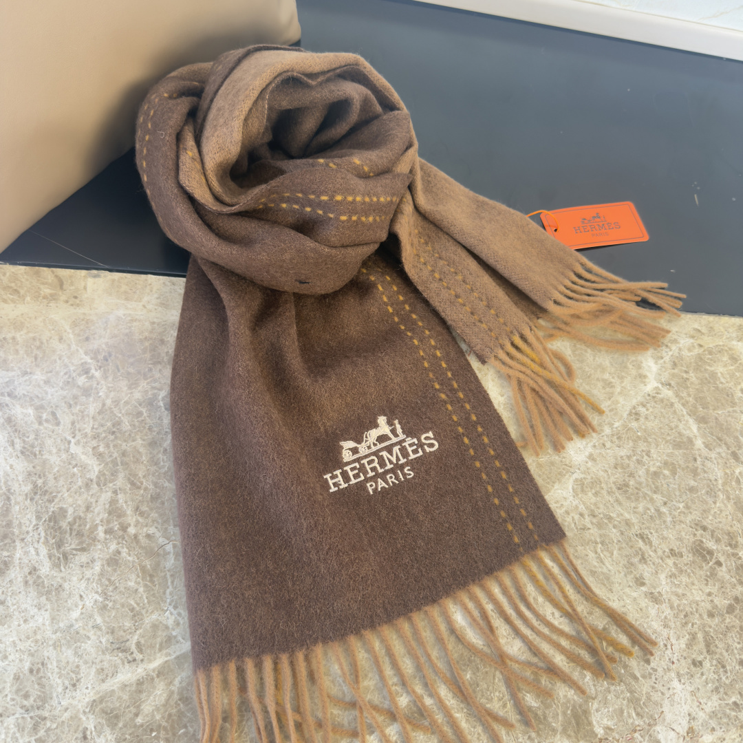 🆕 【▪Hermes · 爱马仕，大H难得一见的温柔配色，低调又不失优雅❗️】重点推荐❗️双面配色，新增