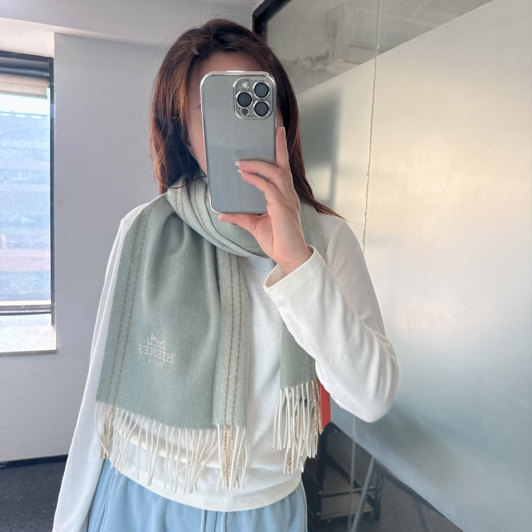 🆕 【▪Hermes · 爱马仕，大H难得一见的温柔配色，低调又不失优雅❗️】重点推荐❗️双面配色，新增