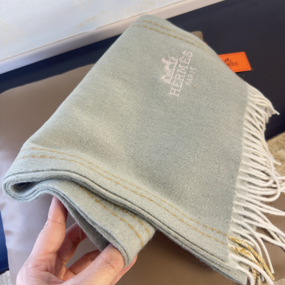 🆕 【▪Hermes · 爱马仕，大H难得一见的温柔配色，低调又不失优雅❗️】重点推荐❗️双面配色，新增