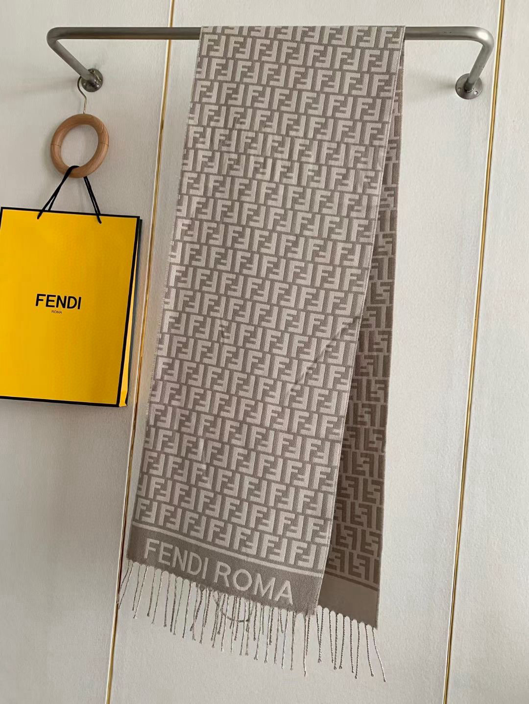 Fendi scarf 🆕‼ Fendi FF ‼ ‼ ， ， ‼ ~~ ， UpUp ， ， ‼ ＋， ， ‼ 。 ， 。 ！ 。 ！ ， ， ， ， ， ‼ ， 。 :80% 20% — photo 5