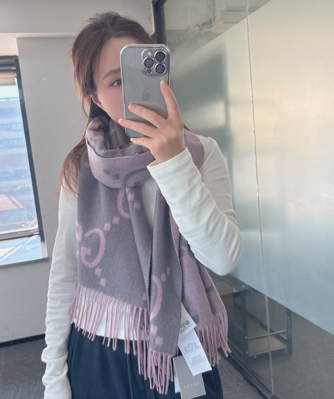 NO:714769,Gucci Big G double-sided cashmere scarf Size45*200cm cashmere G family rare pure cashmere product!  Super stylish big G jacquard, two-sided color matching and one scarf for double matching ~ same style for men and women, large shawl practical size, business trip, travel are all very important choices, high version scarf, high version scarf, gucci, gucci, shawls19860909Gucci大G双面羊绒围巾 Size45*200cm羊绒 G家难得纯羊绒出品！超洋气大G提花、两面配色一条围巾双重搭配～男女同款、大披肩实用尺寸、出差、旅游 都是很重要的选择哦高版本围巾,高版本围巾,gucci,gucci,shawls,scarf