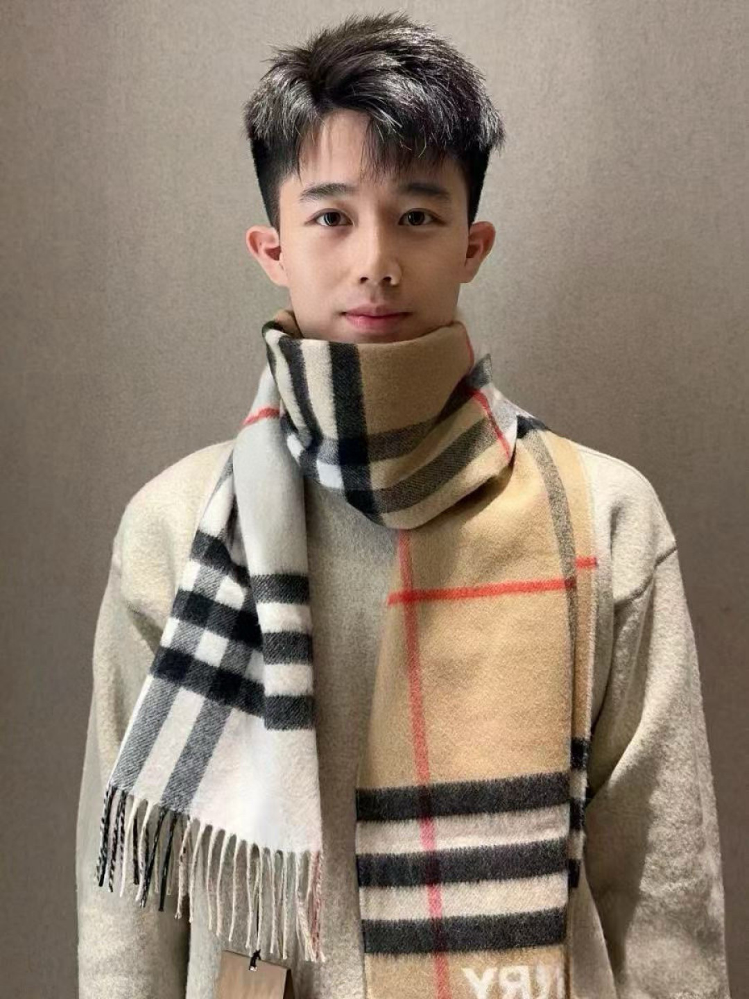Burberry 𝐁𝐔𝐑𝐁𝐄𝐑𝐑𝐘对比感格纹