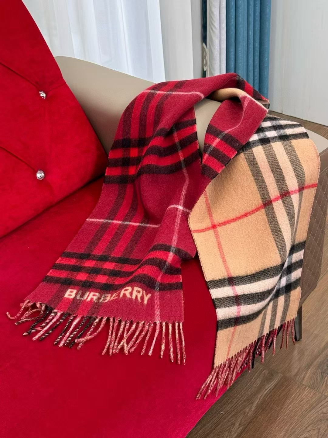 Burberry 𝐁𝐔𝐑𝐁𝐄𝐑𝐑𝐘对比感格纹