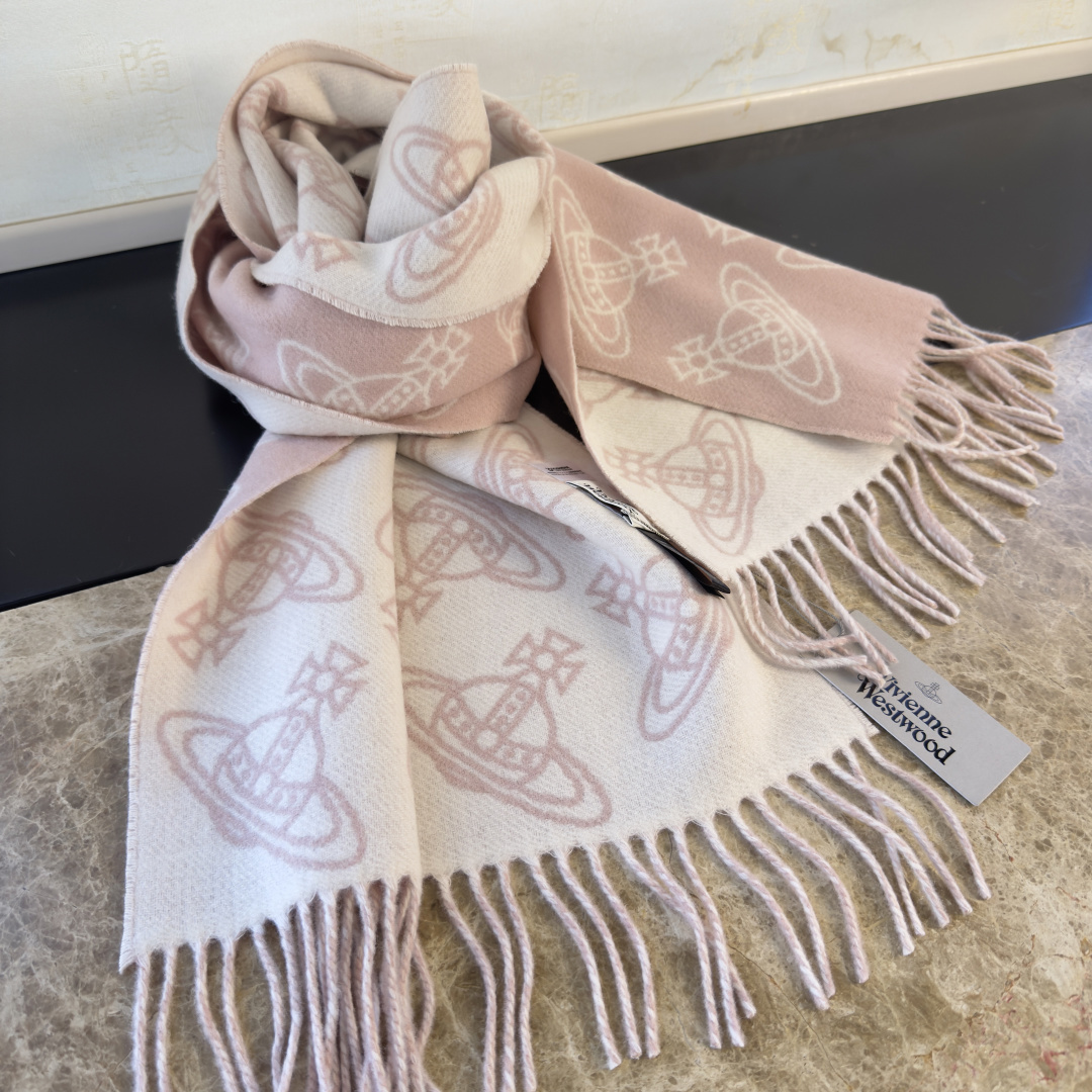 Vivienne Westwood 𝐖𝐞𝐬𝐭𝐰𝐨𝐨𝐝 大土星新款围巾 vivienne westwood西太后土星 英国时装设计师