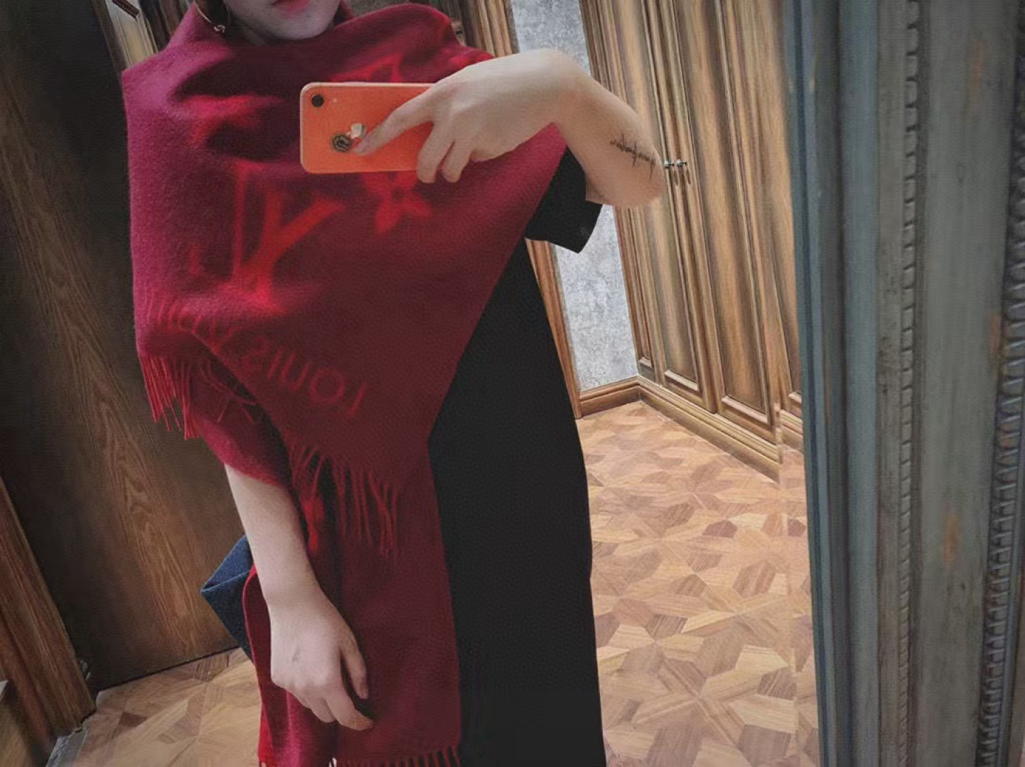 Burberry 挑~就是为了让你们围着去 的‼代购的来~香港贸易公司的订单 因为 时间问题余下300条 还好去年原料价格低一些
