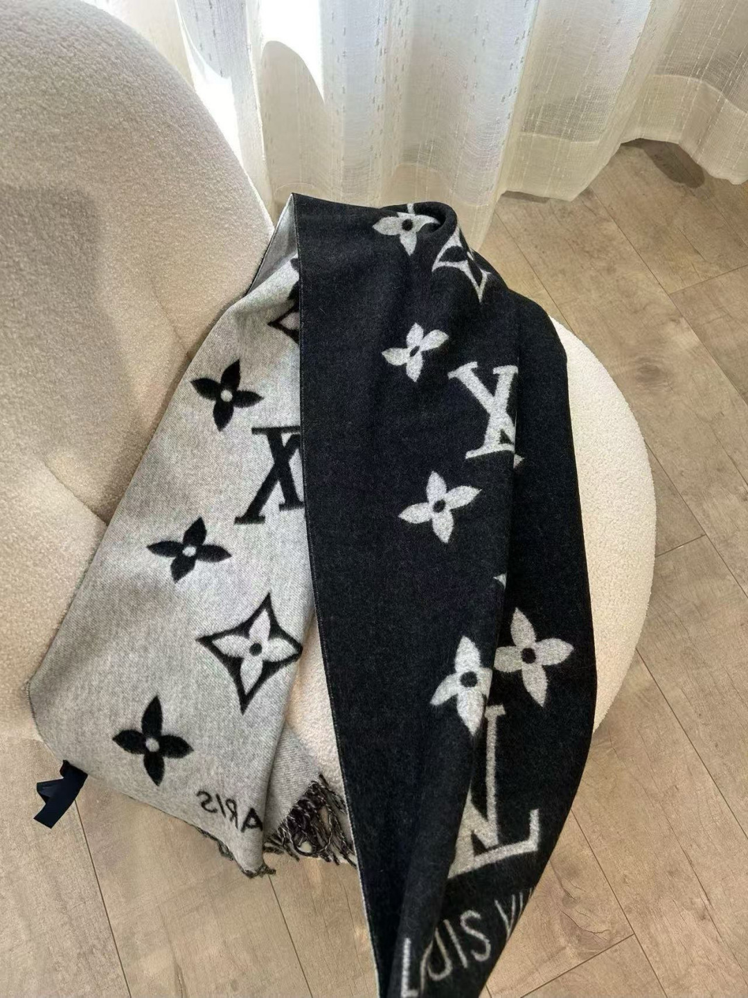 Burberry 挑~就是为了让你们围着去 的‼代购的来~香港贸易公司的订单 因为 时间问题余下300条 还好去年原料价格低一些