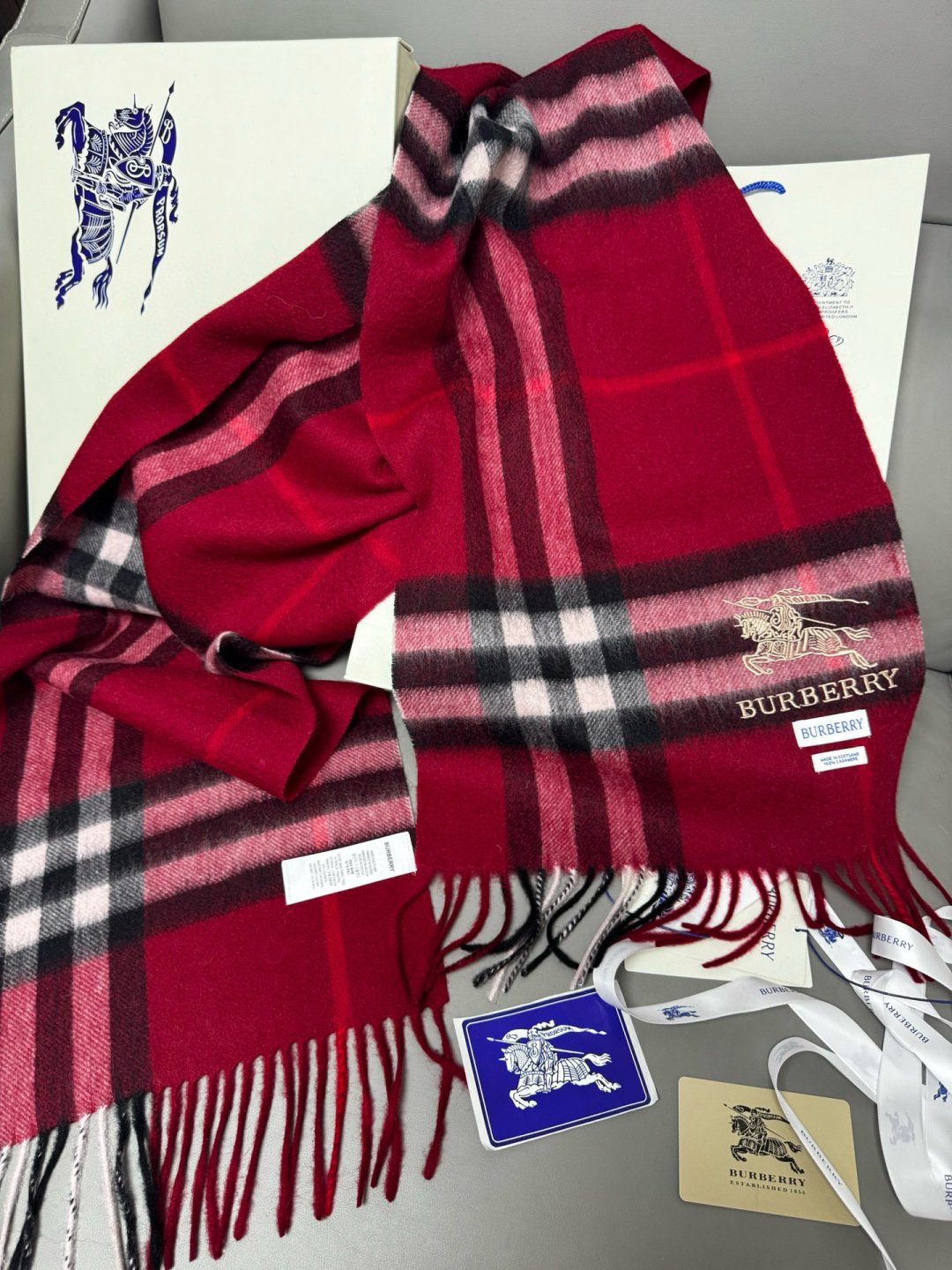 Burberry 巴宝莉 怒推走量 战马格纹围巾 100%羔羊绒 非常保暖 柔软亲肤 不扎脖 万年 格纹