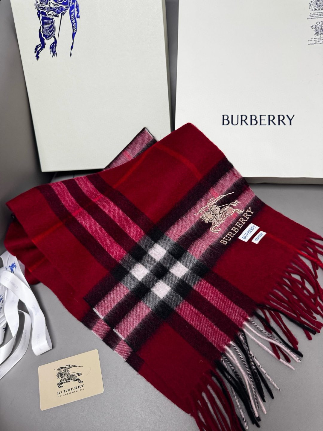 Burberry 巴宝莉 怒推走量 战马格纹围巾 100%羔羊绒 非常保暖 柔软亲肤 不扎脖 万年 格纹