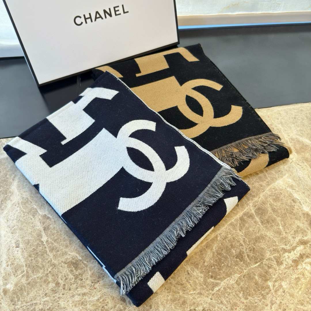Chanel 真香系列 Chanel今年最火的款 几何图案搭配奶茶驼拼黑 海军蓝拼白 两个配色都