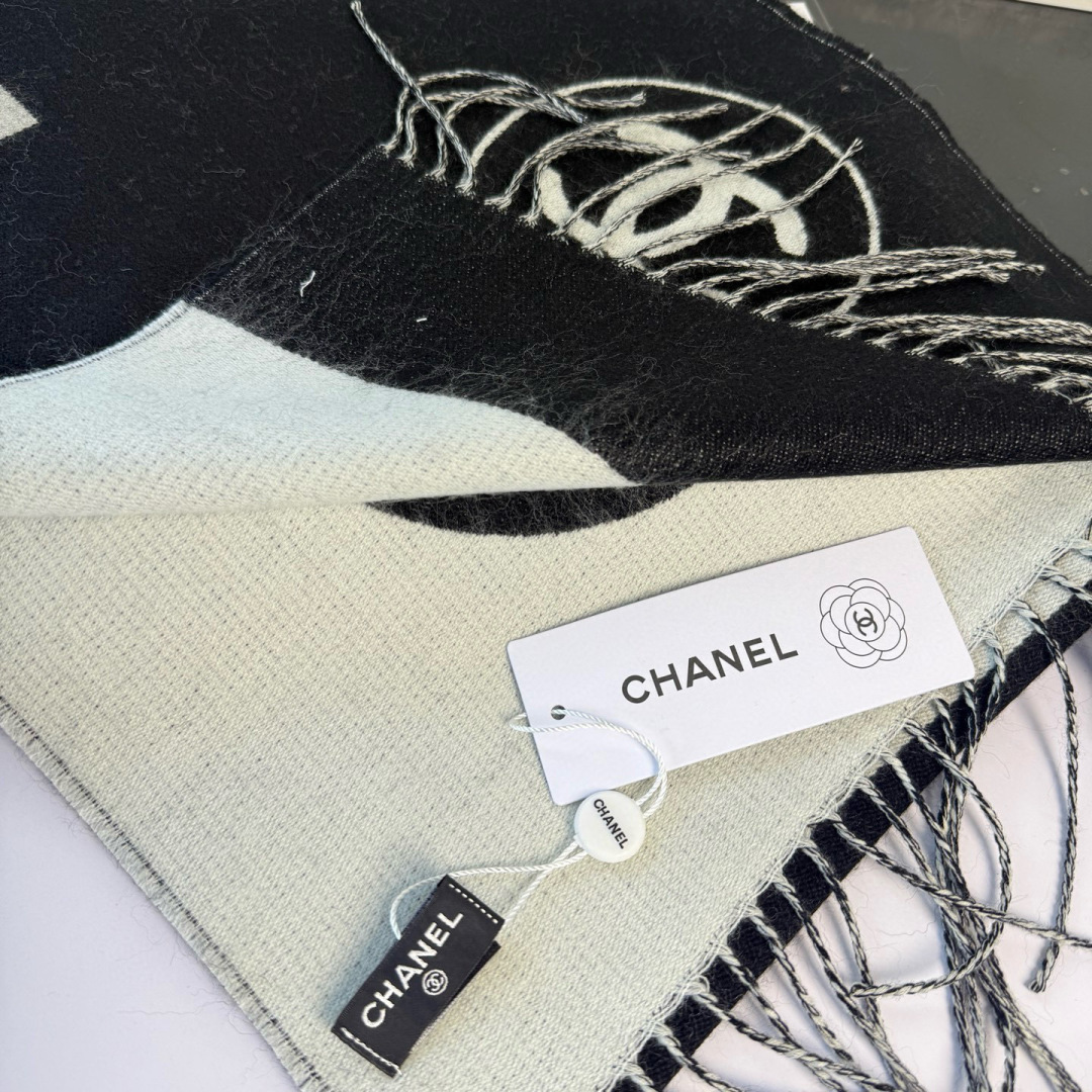 Chanel 香奈兒新品圍巾，這條必須推